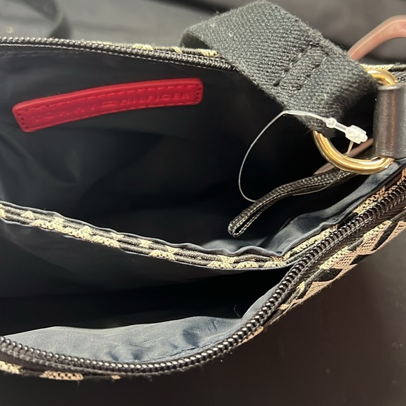 Tommy Hilfiger crossbody - Picture 12 of 12